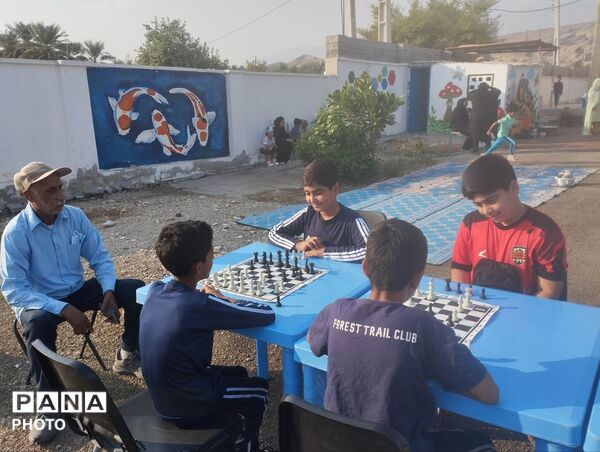 آغاز پویش ملی دهان و دندان در شهر فین با حضور معاون وزیر آموزش‌وپرورش