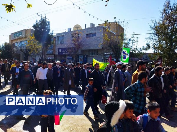 حضور پرشور مردم راز در راهپیمایی یوم‌الله ۱۳ آبان