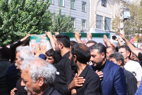 تشییعی که بهارستان را یکپارچه عزادار و مفتخر کرد