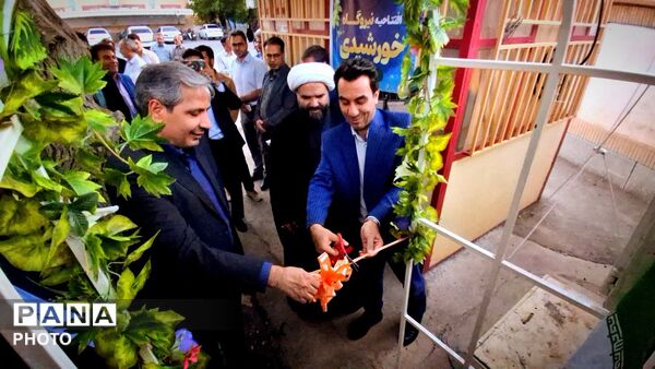 افتتاح پنل خورشیدی دبیرستان نمونه آیت‌الله خامنه‌ای 