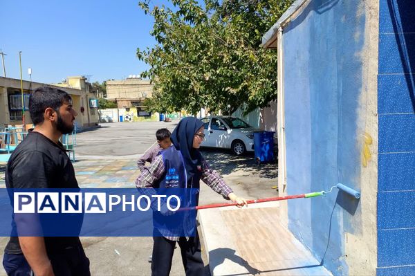 بچه‌ها پای کار زیبا سازی مدارس کم برخوردار در راستای عدالت آموزشی 