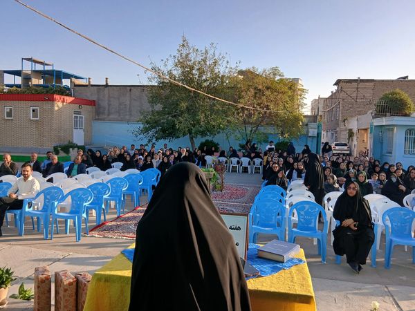  اولین مجمع انجمن اولیا و مربیان در دبیرستان فاطمیه