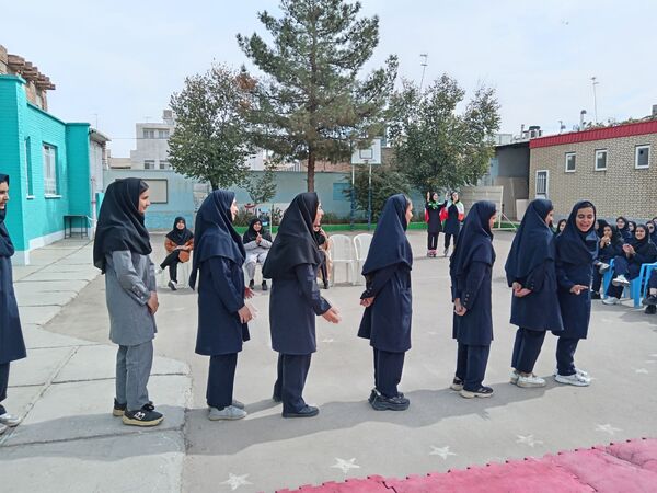 المپیاد‌ ورزشی درون مدرسه ای در دبیرستان فاطمیه