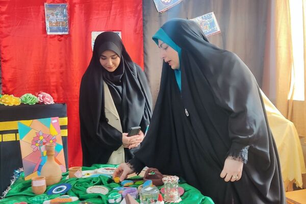 افتتاحیه جشنواره فرهنگی هنری ماها در دبستان قدر بهارستان۲