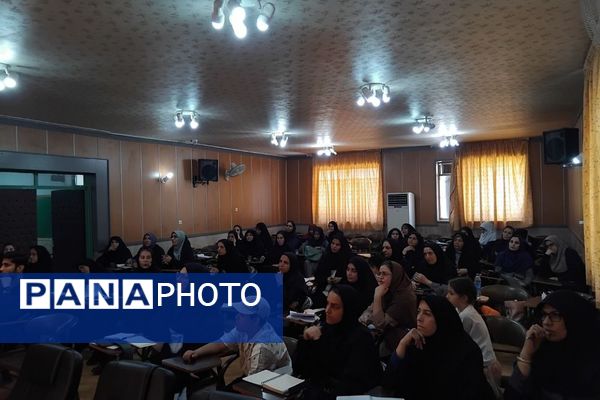 جلسه سرگروه‌های اجتماعات یادگیری