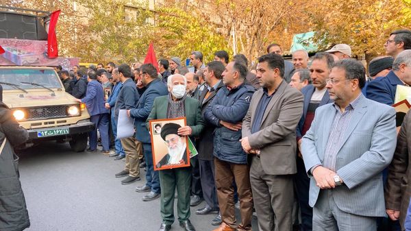 شکوه حضور فرهنگیان مناطق تهران در تشییع شهید گمنام