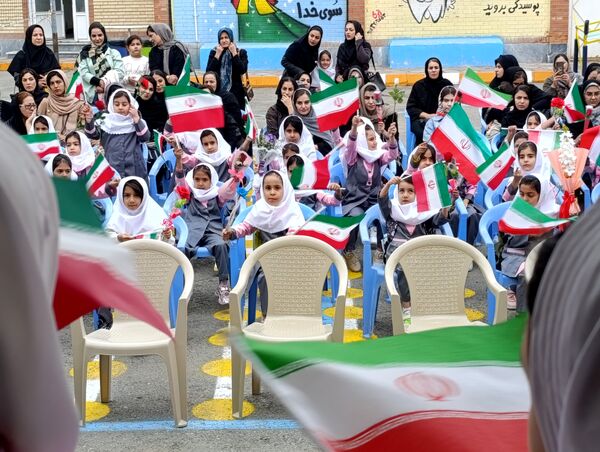 جشن شکوفه‌ها در ملکان؛ استقبال گرم از نوگلان دبستانی