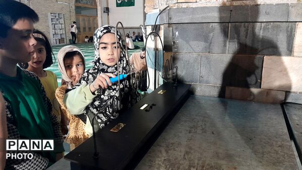 حماسه سازی دهه نودی ها در غرفه کودک