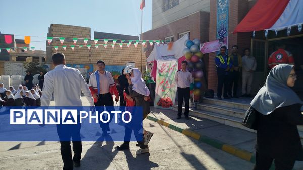 هفته پدافند غیرعامل با مانورهای مختلف این هفته در دبستان حضرت مریم(س) دوره دوم