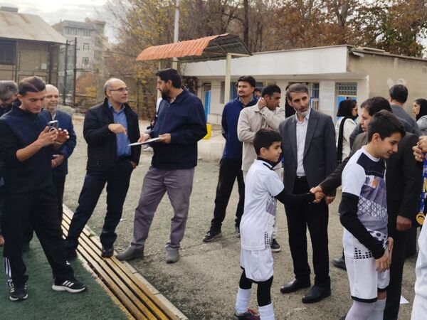 رقابت هیجان‌انگیز فوتبال دانش‌آموزی منطقه ۵ به پایان رسید