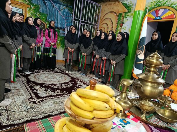جشن یلدا در دبیرستان نمونه اندیشه 
