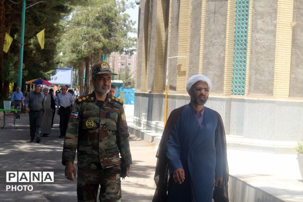 نماز جمعه امروز کرمان از نگاه دوربین