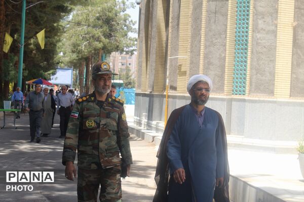 نماز جمعه امروز کرمان از نگاه دوربین