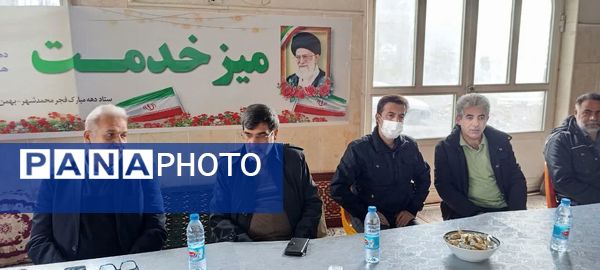 میزخدمت رایگان در مصلای محمدشهر برپا شد