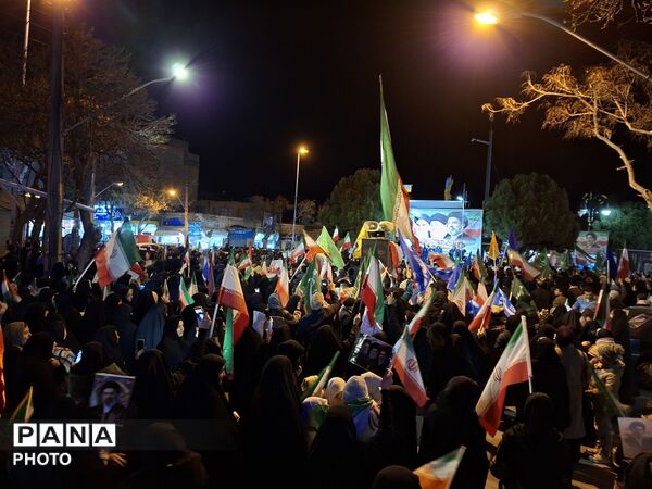 تجمع فرهنگیان و دانش‌آموزان اهری در آستانه چهلم رهبر شهید و شهدای دانش‌آموز میناب