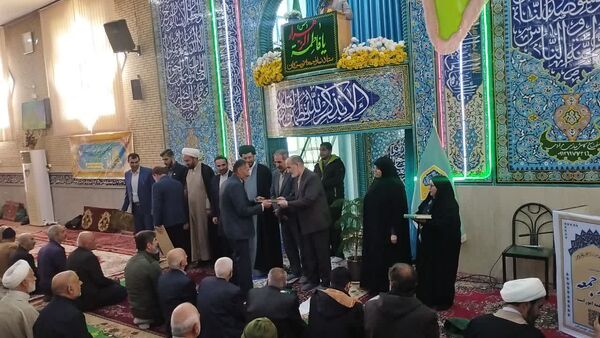 نماز جمعه تویسرکان؛ تجلی خدمت و مهر مادری در کنار نهادهای مردمی