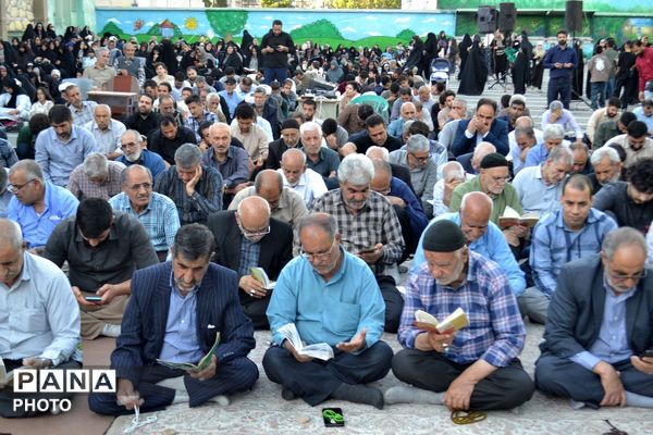مراسم طلب آمرزش در روز عرفه، از زبان امام حسین «ع» در شهر فردوسیه 