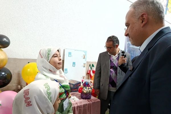 بازدید دانش آموزان ناحیه دو شهرری از نمایشگاه پژوهش اداره کل شهرستانهای استان تهران 