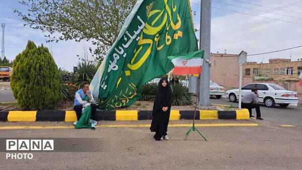 آیین اهتزاز پرچم امام رضا(ع) و رونمایی از دیوارنگاره کودکان میناب در شهر کهک