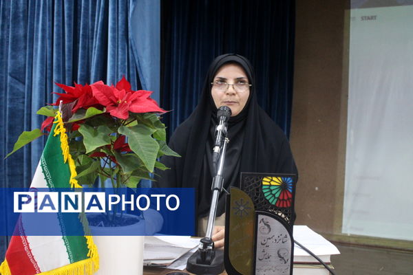 تجلیل از برگزیدگان دبیرستان شهید بهشتی شهرستان بوشهر (1)