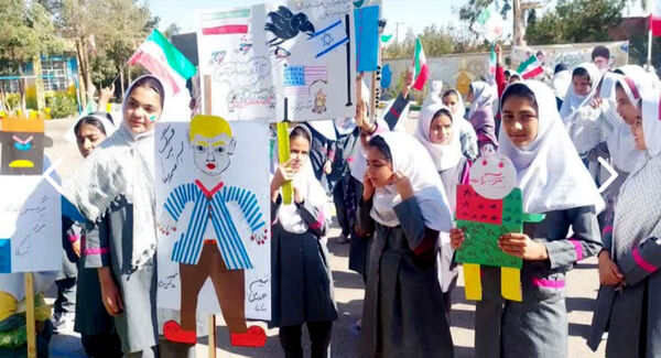 راهپیمایی باشکوه ۱۳ آبان در خاتم؛ روز ملی مبارزه با استکبار 