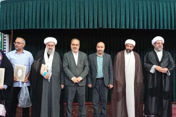 تجلیل از افتخارآفرینان عرصه نماز و قرآن ملایر