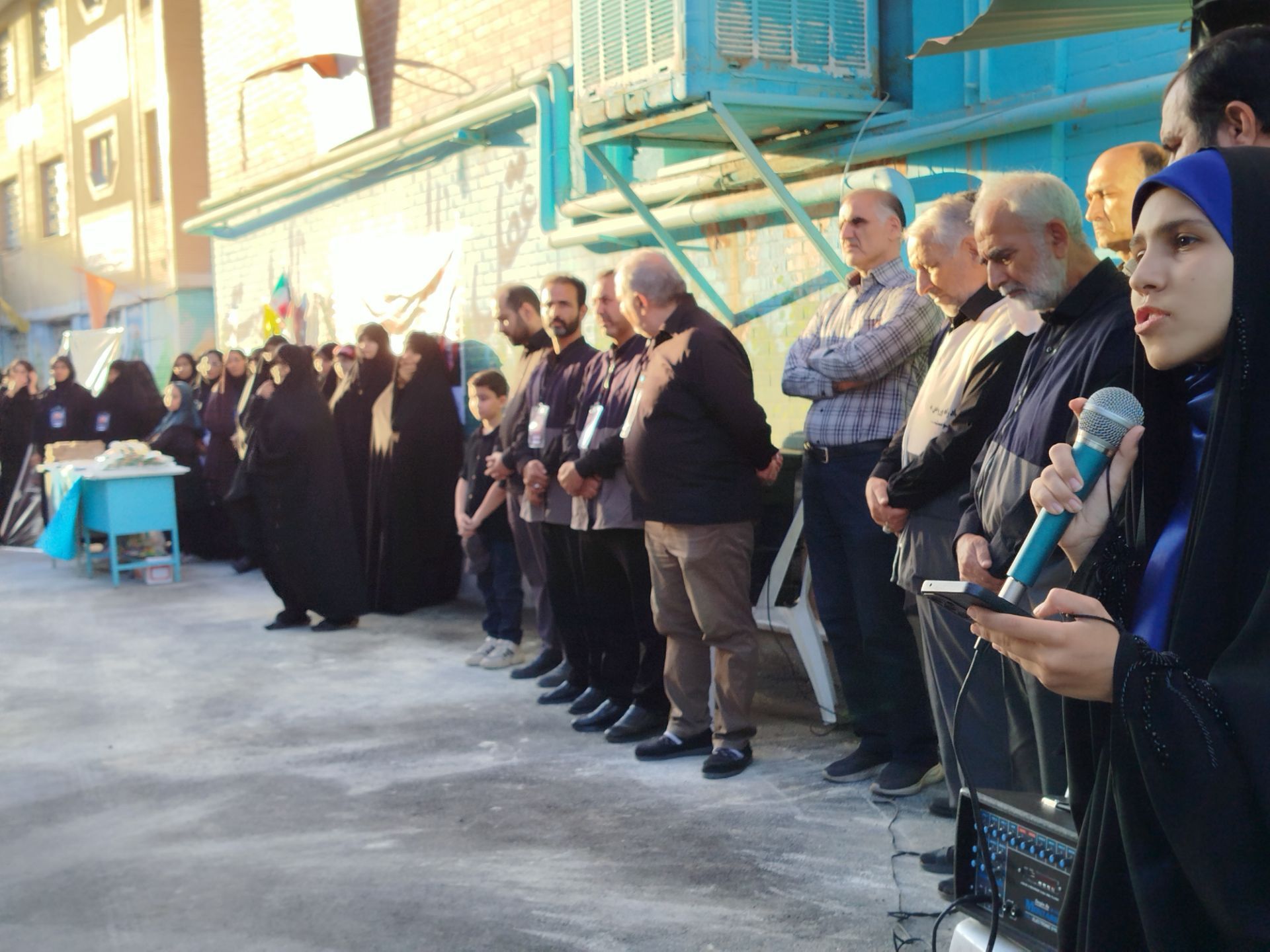 موکب باب‌الجواد؛ میزبانی از زائران با شمیم رضوی در مدرسه جمال فریدزاده 