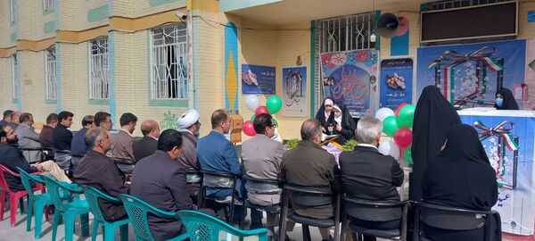 زنگ جشن نیکوکاری با شعار «عیدی برای همه» در دبستان دخترانه شاهد کوهدشت 