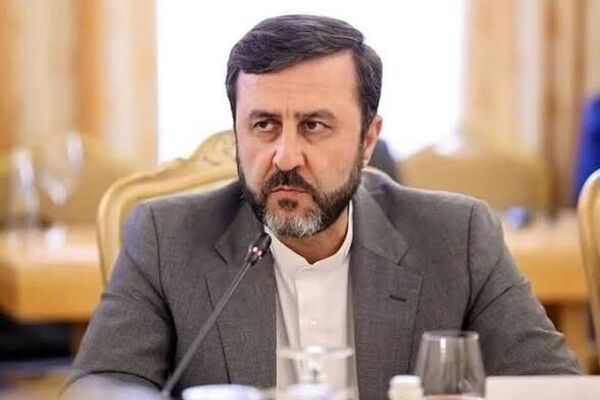 غریب‌آبادی: مین‌زدایی تنگه هرمز فقط توسط ایران انجام می‌شود