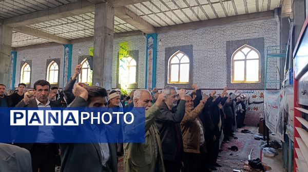 نماز جمعه در آخرین جمعه ماه رمضان در نیشابور 