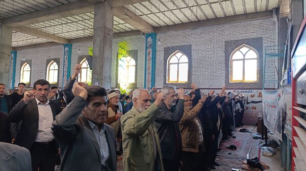نماز جمعه در آخرین جمعه ماه رمضان در نیشابور 