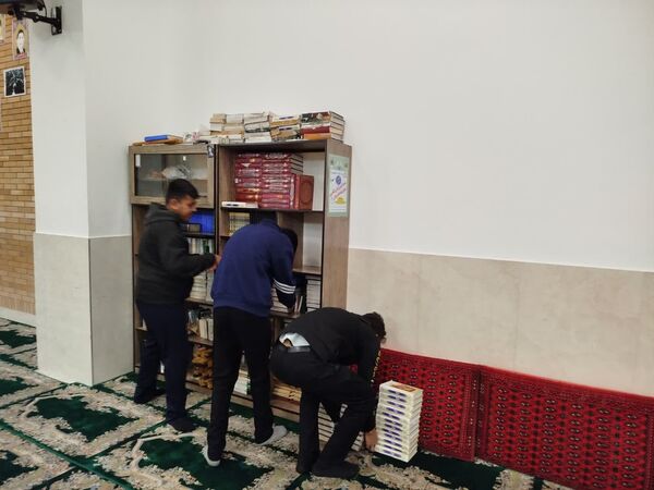 غبار روبی مسجد خاتم النبیین بیرجند به مناسبت فرا رسیدن ماه رمضان 