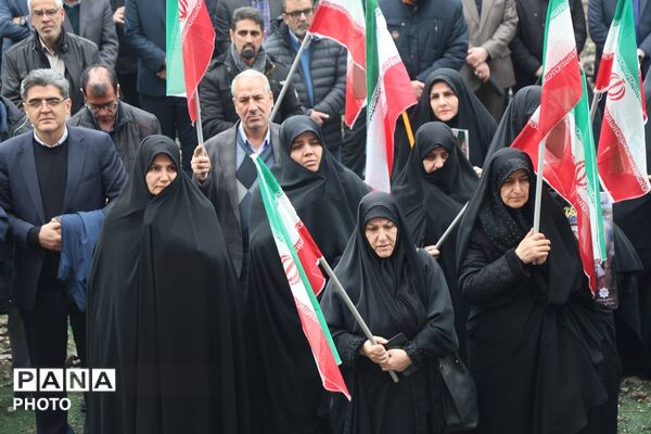 مدرسه بی‌پناه، دانش‌آموز بی‌گناه