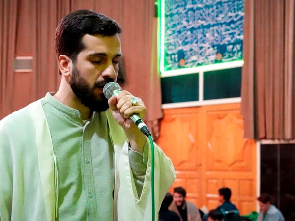 جلوه‌ای از اعتکاف دانش‌آموزی در مسجد امام علی‌بن‌ابی‌طالب (ع)