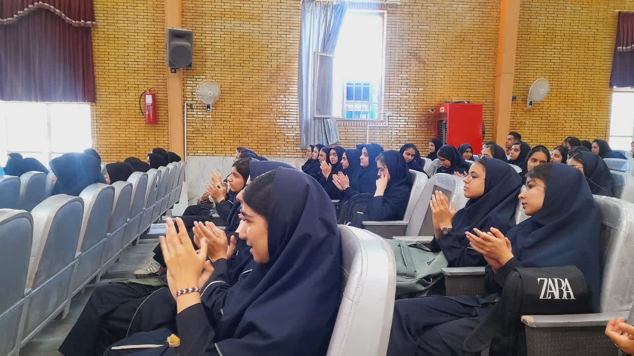 تقدیر از برگزیدگان جشنواره امید فردا