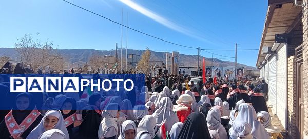 حضور پرشور و حماسه‌آفرین دانش‌آموزان نسر در راهپیمایی یوم‌الله ۱۳ آبان
