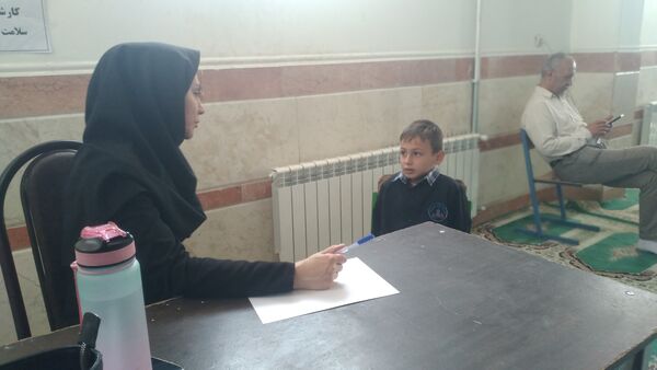 میزخدمت پزشکی رایگان برای دانش‌آموزان کم برخوردار درمدارس