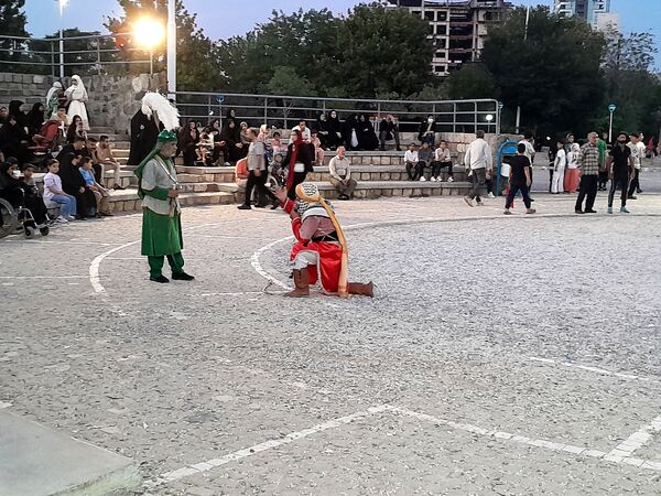 تعزیه‌خوانی گروه محبان الحسین در میدانگاه بوستان کوهسنگی