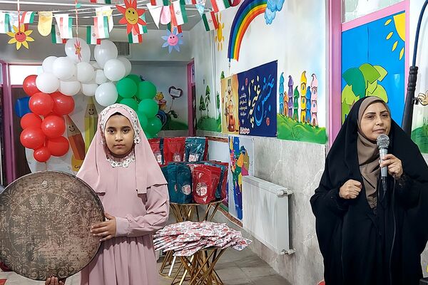 برگزاری جشن غنچه‌ها در کهریزک 