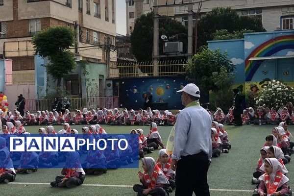 بیست و ششمین سالروز تاسیس سازمان دانش‌آموزی در دبستان طواف و معماریان ناحیه دو شهرری 