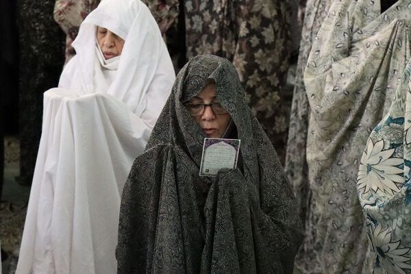 حضور پرشور مردم پاکدشت در نماز عید فطر