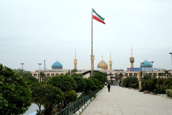 تجدید میثاق مربیان عقیدتی، هادیان سیاسی و فعالان عرصه جهاد تبیین در سپاه پاسداران و بسیج کشور با آرمان‌های بنیانگذار جمهوری اسلامی در حرم امام خمینی (ره)