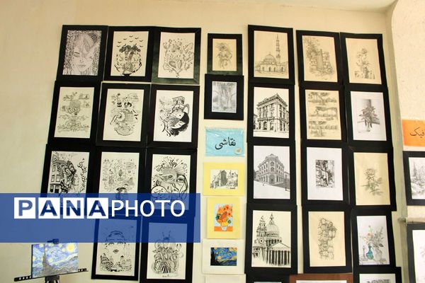 نمایشگاه آثار هنرجویان هنرستان فنی‌وحرفه‌ای دخترانه آفرینش پردیس
