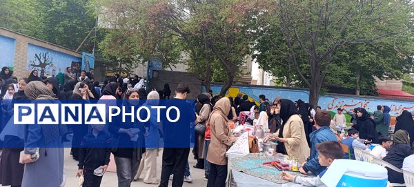 برپایی بازارچه در  دبستان امام جعفر صادق (ع) آشخانه