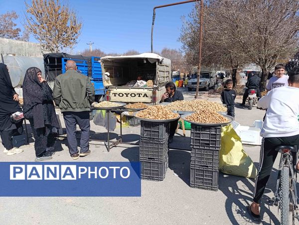 بازار شهر سفیددشت در آستانه عید نوروز