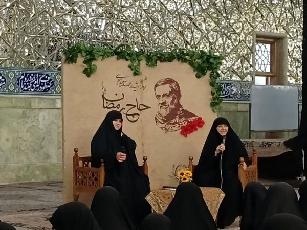 محفل هفتگی هیات «معصومانه» با حضور دختران دبیرستانی در قم