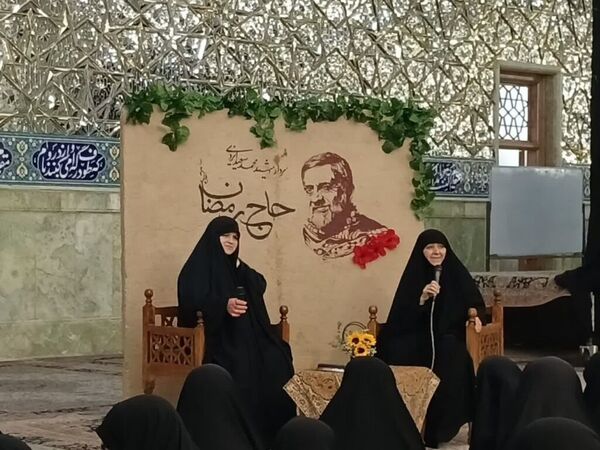 محفل هفتگی هیات «معصومانه» با حضور دختران دبیرستانی در قم