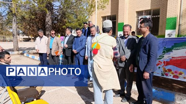 جشن انقلاب در مدرسه نخبگان عشایر 