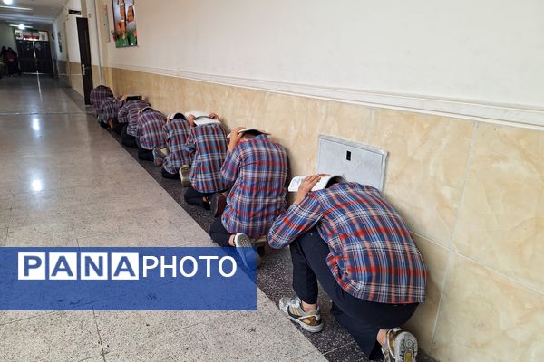 مانور زلزله در دبستان معارف 6 ناحیه 3