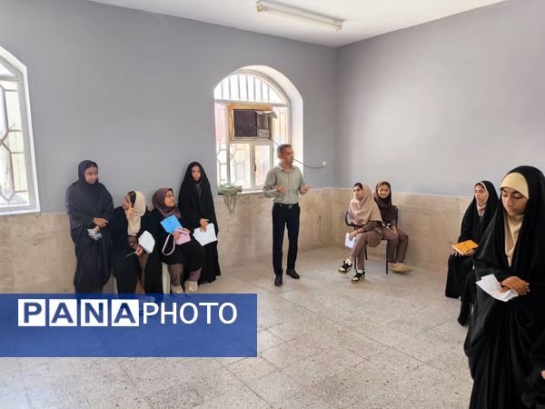 نمایش خلاقیت و استعداد نوجوانان 